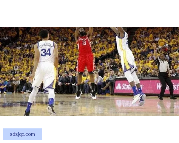 2016年勇士对火箭经典对决解析 双方激烈对抗引发篮球迷热议