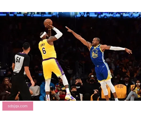 勇士对阵太阳精彩回放解析攻防博弈与关键瞬间全记录季后赛走势前瞻